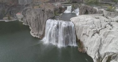 Shoshone 'un hava manzarası Twin Falls Idaho' ya düştü.