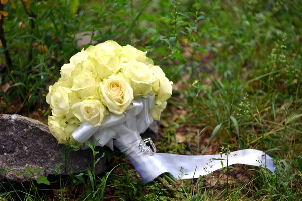 Красивий Ніжний Букет Весільних Квітів Красивої Молодої Нареченої Нареченої — стокове фото