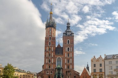St. Mary 's Kilisesi, Krakow, Polonya' nın ana meydanı. Kilise.