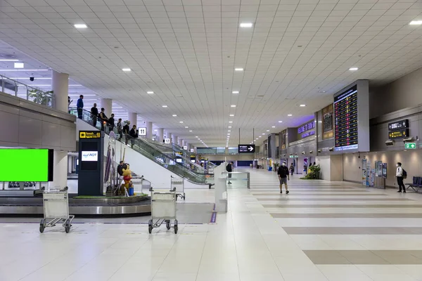 バンコク 2023年5月22日 ドンムアン国際空港 Dmk 第2ターミナル手荷物受取所の空の画面を持つ空のカルーセルは 国内線のために12月24日に再開しました — ストック写真