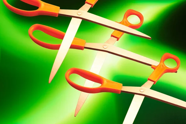Ножиці Зеленому Тлі — стокове фото