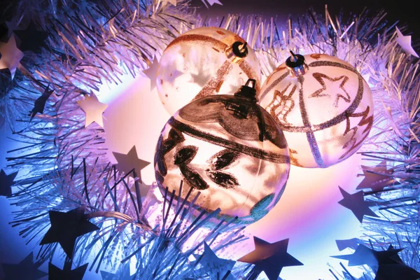ティネルとクリスマスの装飾 — ストック写真
