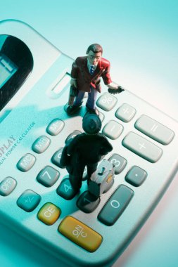 Hesap Makinesinde Minyatür İşadamları