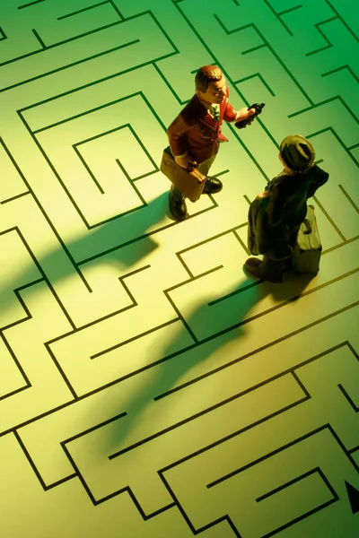 Empresários Miniatura Labirinto — Fotografia de Stock