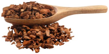 Alpinia galanga yığını mı yoksa tahta kaşıkta zencefil mi?