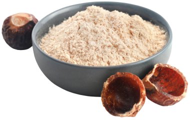 Sapindus mukorossi bir kasede toz ile