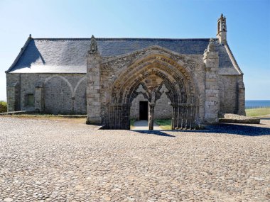 Saint-Mathieu 'deki Notre-Dame des Grces Kilisesi Fransa' nın Finistre ilinin Plougonvelin ilçesine bağlı Le Conquet yakınlarında yer alan bir burundur. 