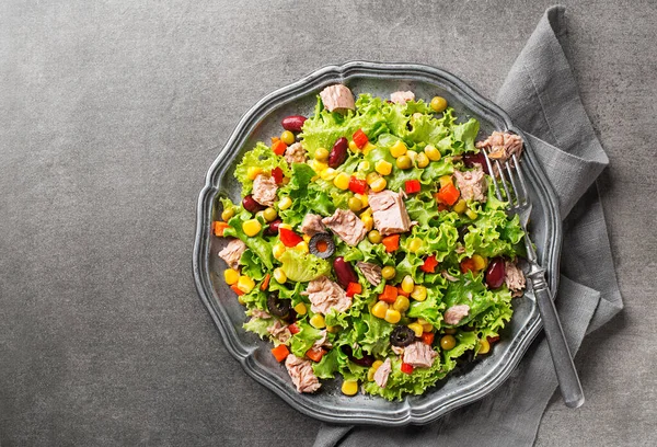Healthy Green Salad Tuna Vegetable Grey Table Background Mexican Corn — Fotografia de Stock