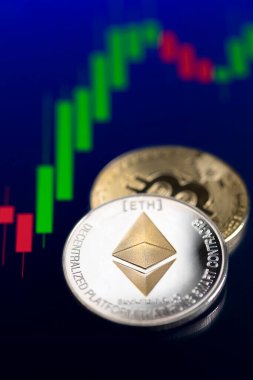 Bitcoin ve kripto para yatırım konsepti. Bitcoin ve ethereum şifreleme paraları. Kripto para değişimi ticareti. Bitcoin döviz kurlarındaki eğilimler. Bitcoin ve Altcoin 'in yükseliş ve düşüş çizelgeleri.