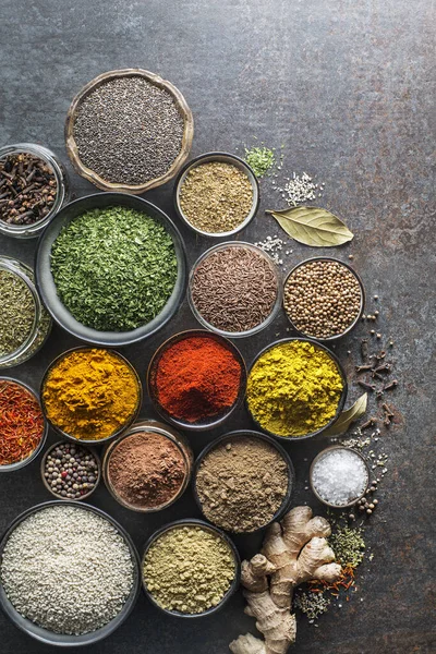 Барвисті Трави Спеції Приготування Їжі Індійські Азіатські Спеції Сірому Кам — стокове фото