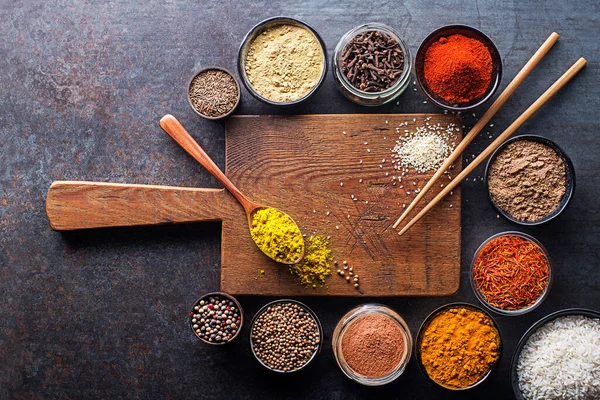 Coloridos Ingredientes Hierbas Especias Para Cocinar Platos Especias Asiáticas Para — Foto de Stock