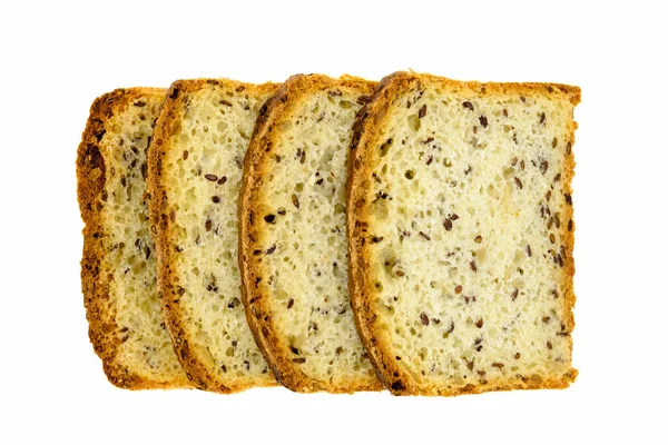 白い背景に亜麻の種子が閉じ込められた小麦の白いパンのスライス トップビュー — ストック写真