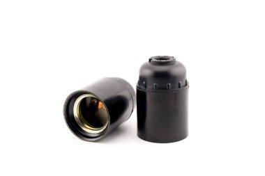 Beyaz arka planda siyah lamba soketi standart E27, yakın plan beyaz arka plan