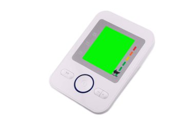 Kan basıncı monitörü, taşınabilir otomatik tonometre, yeşil ekran, yakın çekim, üst görüş, beyaz üzerinde izole edilmiş.