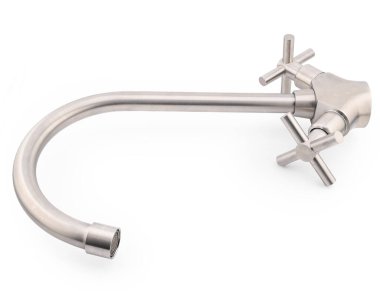 Mutfak ya da lavabo suyu karıştırıcı metali, iki valfli, yakın çekim, yüksek çözünürlüklü, beyaz arka planda izole edilmiş, ev tesisatı konsepti