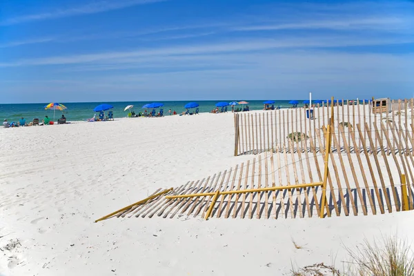 Gulf Shores Usa May 2023 Άνθρωποι Απολαμβάνουν Μια Όμορφη Ηλιόλουστη — Φωτογραφία Αρχείου