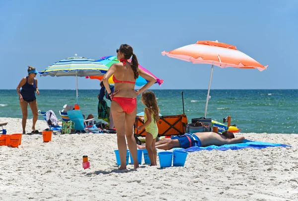 Gulf Shores Usa Maggio 2023 Gente Gode Una Bella Giornata — Foto Stock