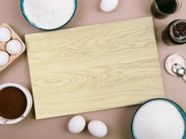 Pişirme malzemeleri ve çatal bıçak düzlüğü