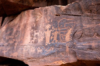Utah, Nine Mile Canyon 'daki Petroglyphs örneklerinden biri..