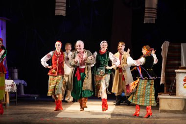 Sahnede rol yapmak. Performans 