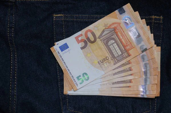 Banconote Nella Tasca Posteriore Dei Blue Jeans Risparmiare Denaro Concetto — Foto Stock