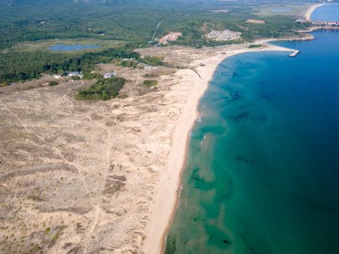Bulgaristan 'ın Burgaz Bölgesi, Arkutino plajının şaşırtıcı hava manzarası
