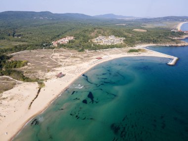 Bulgaristan 'ın Burgaz Bölgesi, Arkutino plajının şaşırtıcı hava manzarası