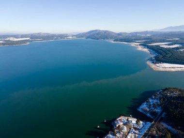 Bulgaristan 'ın Sofya kenti yakınlarındaki Iskar Barajı' nın hava manzarası