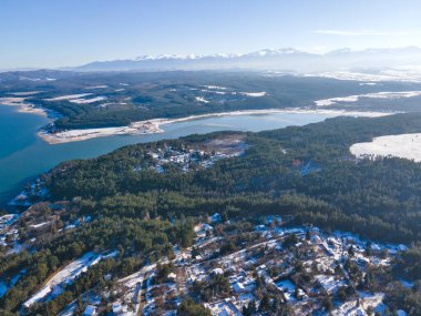 Bulgaristan 'ın Sofya kenti yakınlarındaki Iskar Barajı' nın hava manzarası