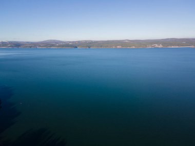 Bulgaristan 'ın Sofya kenti yakınlarındaki Iskar Barajı' nın hava manzarası