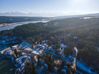 Bulgaristan 'ın Sofya kenti yakınlarındaki Iskar Barajı' nın hava manzarası