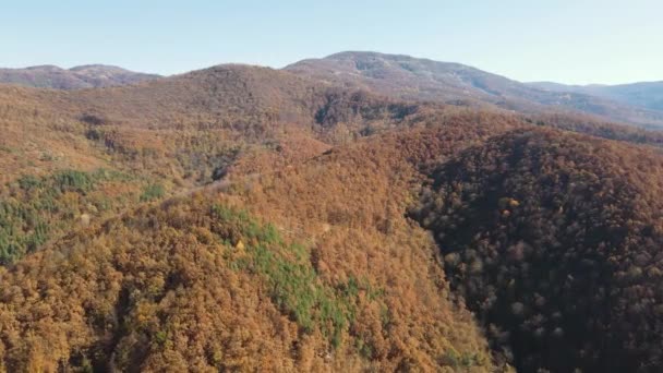 Luftaufnahme Des Balkan Gebirges Der Nähe Des Stausees Bebresh Region — Stockvideo