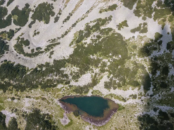 Bulgaristan 'ın Banderitsa Gölü yakınlarındaki Pirin Dağı' nın şaşırtıcı havacılık manzarası