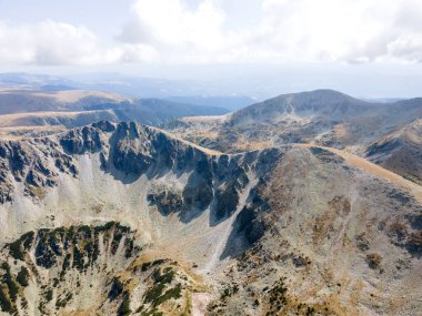 Bulgaristan 'ın Musala zirvesi yakınlarındaki Rila Dağı' nın şaşırtıcı hava manzarası
