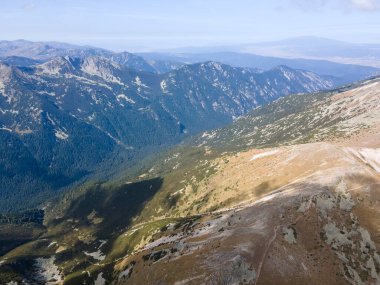 Bulgaristan 'ın Musala zirvesi yakınlarındaki Rila Dağı' nın şaşırtıcı hava manzarası