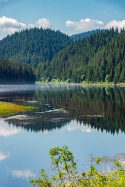Bulgaristan 'ın Beglika Reservoir, Pazardzhik bölgesinin muhteşem manzarası