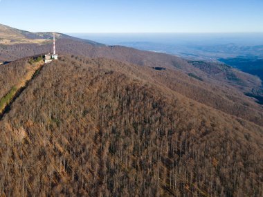 Petrohan Geçidi, Balkan Dağları, Bulgaristan 'ın Havadan Sonbahar manzarası