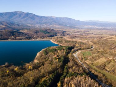 Bulgaristan 'ın Montana bölgesinin Srechenska Bara Baraj Havalimanı manzarası