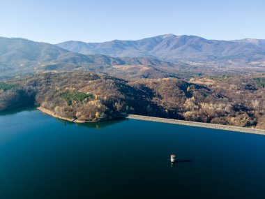 Bulgaristan 'ın Montana bölgesinin Srechenska Bara Baraj Havalimanı manzarası