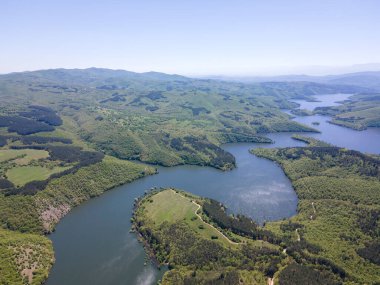 Topolnitsa Reservoir, Sredna Gora Dağı, Bulgaristan 'ın yay manzarası