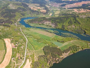 Topolnitsa Reservoir, Sredna Gora Dağı, Bulgaristan 'ın yay manzarası
