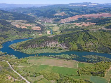 Topolnitsa Reservoir, Sredna Gora Dağı, Bulgaristan 'ın yay manzarası