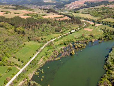 Topolnitsa Reservoir, Sredna Gora Dağı, Bulgaristan 'ın yay manzarası