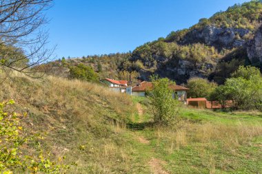 Nishava nehir boğazının sonbahar manzarası, Balkan Dağları, Bulgaristan
