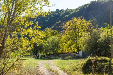 Nishava nehir boğazının sonbahar manzarası, Balkan Dağları, Bulgaristan