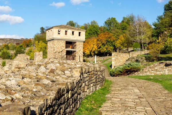 불가리아 제국의 중세의 요새였던 불가리아의 벨리코 노보의 — 스톡 사진