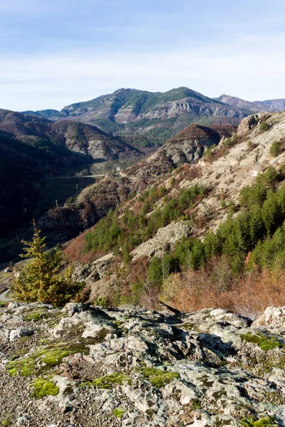 Fantastisk Utsikt Över Rhodope Bergen Nära Borovitsa River Bulgarien — Stockfoto