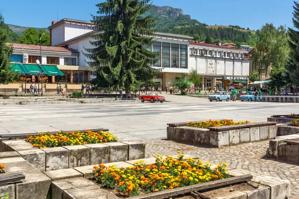 Teteven Bulgaria Ιουλίου 2021 Τυπικός Δρόμος Και Κτίριο Στην Πόλη — Φωτογραφία Αρχείου