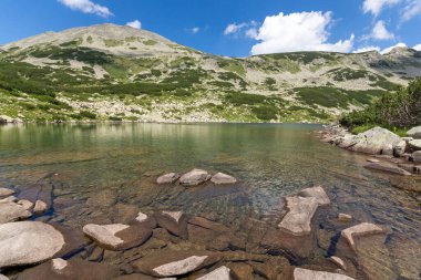 Uzun Göl, Pirin Dağı, Bulgaristan 'ın şaşırtıcı manzarası