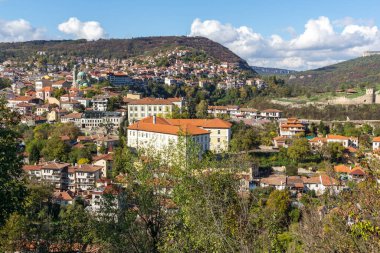 Bulgaristan 'ın Veliko Tarnovo kentinin muhteşem panoramik manzarası